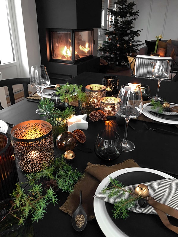 32 Festive Christmas Table Setting Ideas That Bring The Holiday Joy