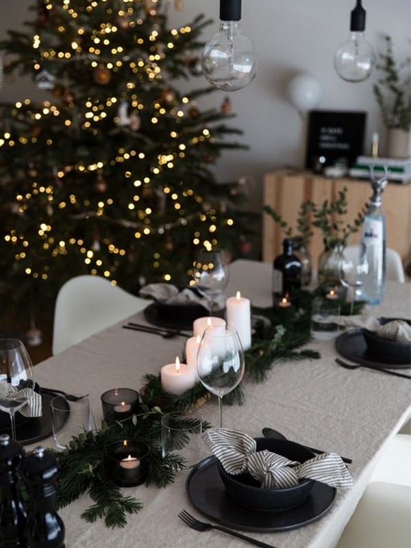 32 Festive Christmas Table Setting Ideas That Bring The Holiday Joy