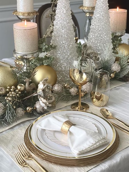 32 Festive Christmas Table Setting Ideas That Bring The Holiday Joy