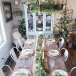 32 Festive Christmas Table Setting Ideas That Bring The Holiday Joy