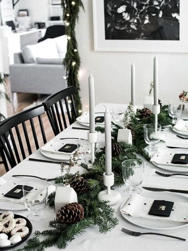 32 Festive Christmas Table Setting Ideas That Bring The Holiday Joy