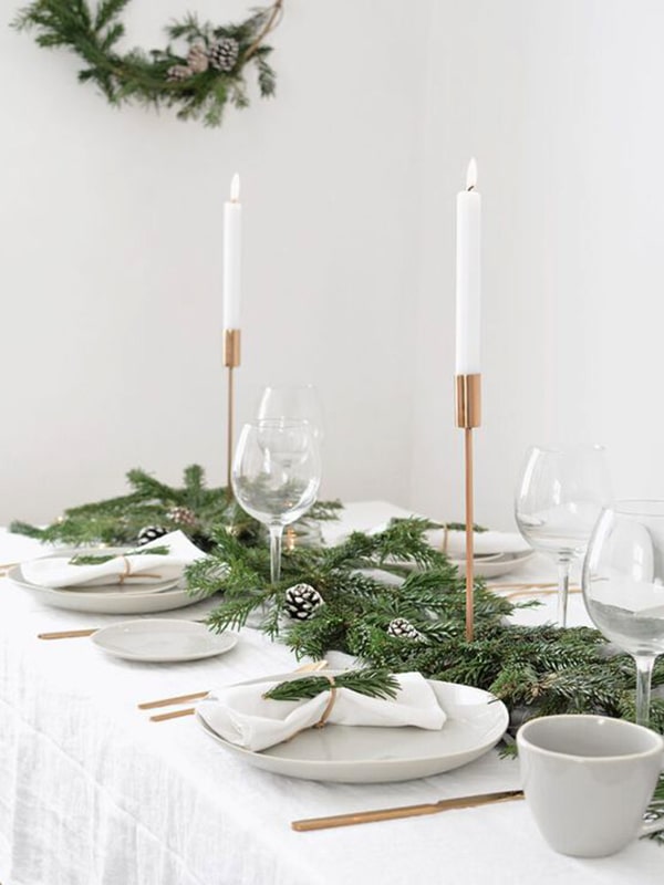 32 Festive Christmas Table Setting Ideas That Bring The Holiday Joy