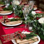 32 Festive Christmas Table Setting Ideas That Bring The Holiday Joy