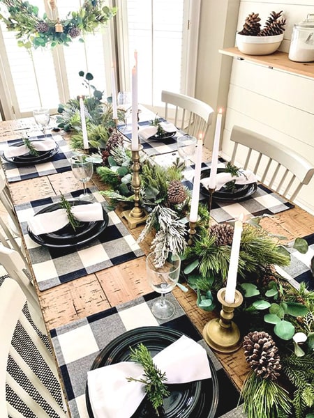 32 Festive Christmas Table Setting Ideas That Bring The Holiday Joy