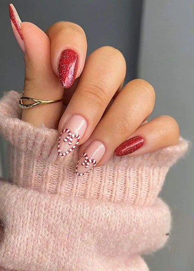 32 Festive Christmas Nail Art Ideas To Celebrate This Season