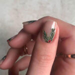32 Festive Christmas Nail Art Ideas To Celebrate This Season