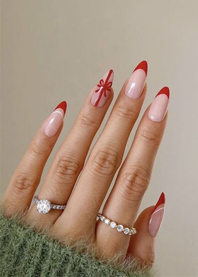 32 Festive Christmas Nail Art Ideas To Celebrate This Season