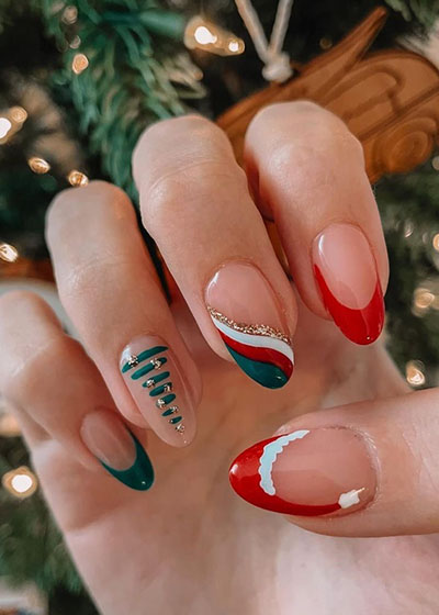 32 Festive Christmas Nail Art Ideas To Celebrate This Season