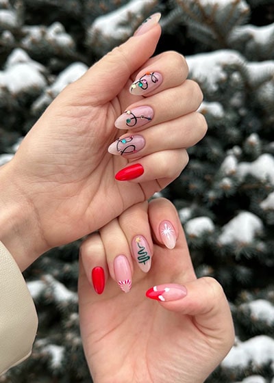 32 Festive Christmas Nail Art Ideas To Celebrate This Season