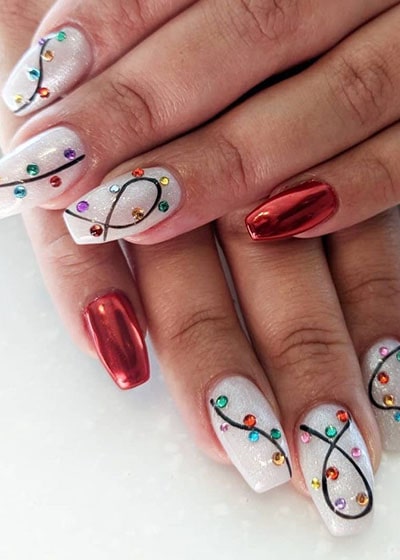 32 Festive Christmas Nail Art Ideas To Celebrate This Season