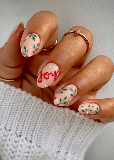 32 Festive Christmas Nail Art Ideas To Celebrate This Season