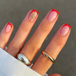 32 Festive Christmas Nail Art Ideas To Celebrate This Season