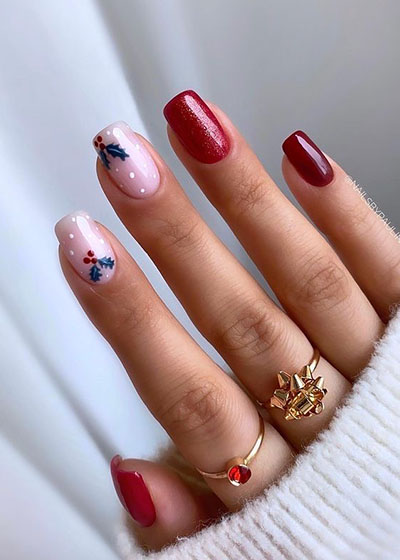 32 Festive Christmas Nail Art Ideas To Celebrate This Season