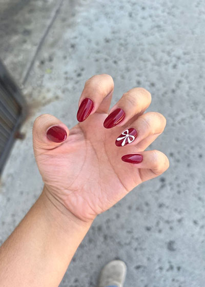 32 Festive Christmas Nail Art Ideas To Celebrate This Season